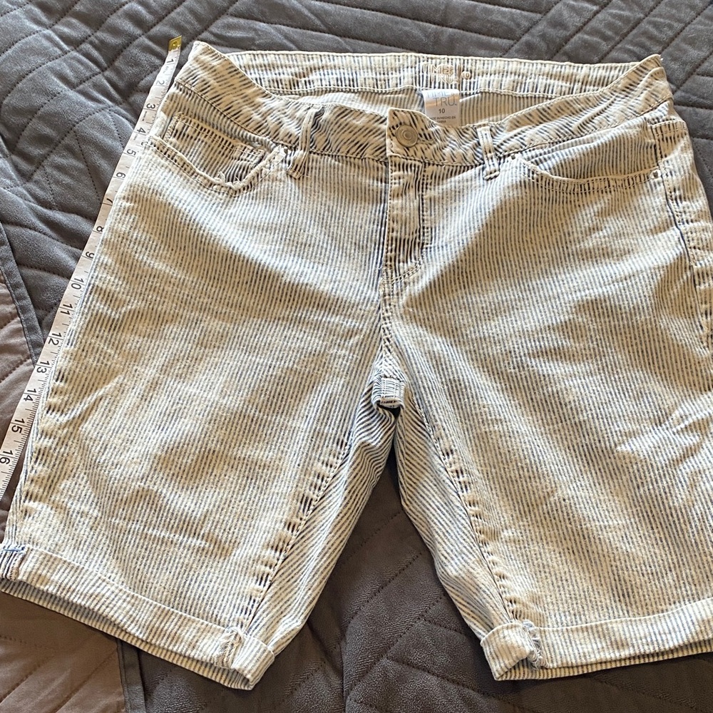 Time and Tru blue and White Striped Women's Shorts 10